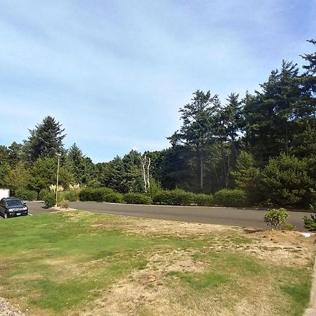 Palace Inn & Suites Lincoln City Exterior photo