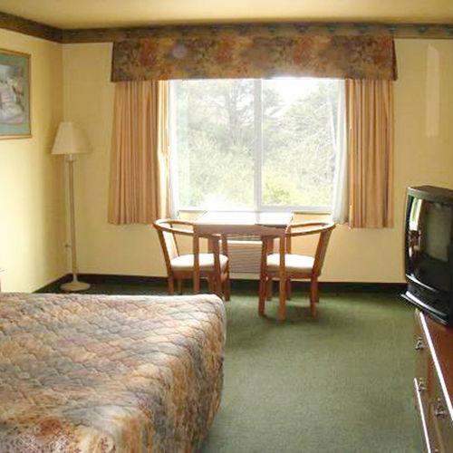 Palace Inn & Suites Lincoln City Room photo