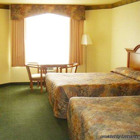 Palace Inn & Suites Lincoln City Room photo