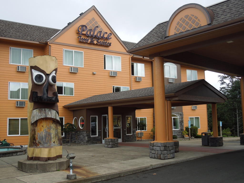 Palace Inn & Suites Lincoln City Exterior photo