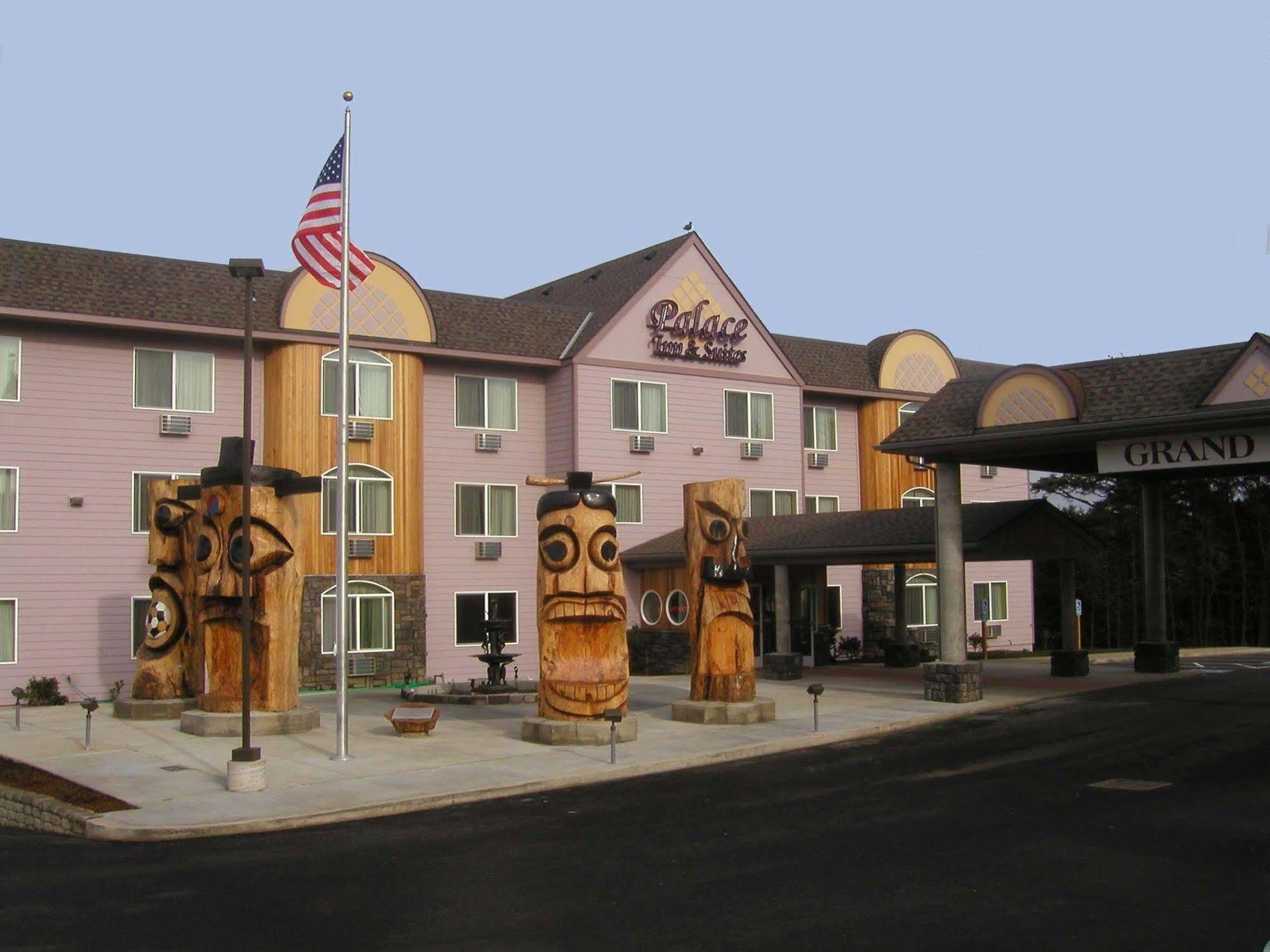 Palace Inn & Suites Lincoln City Exterior photo