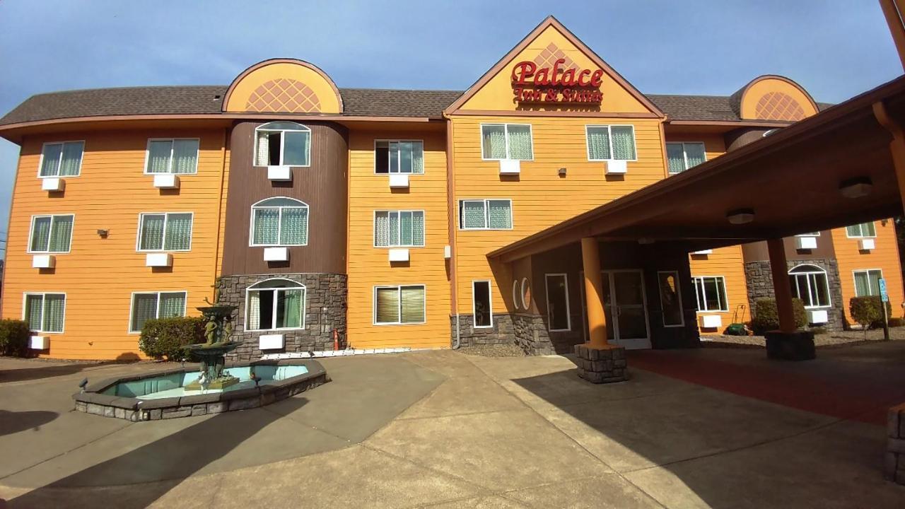 Palace Inn & Suites Lincoln City Exterior photo